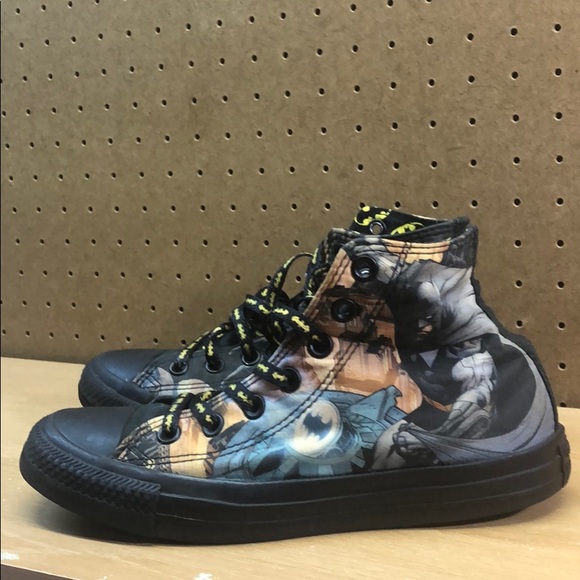 batman chuck taylors